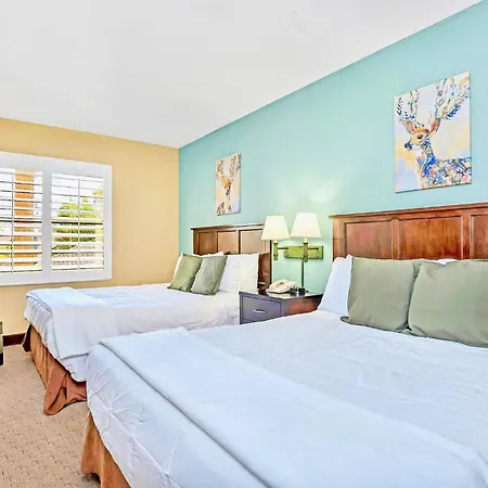 Condo Close to Universal Studios with Pool & Hot Tub